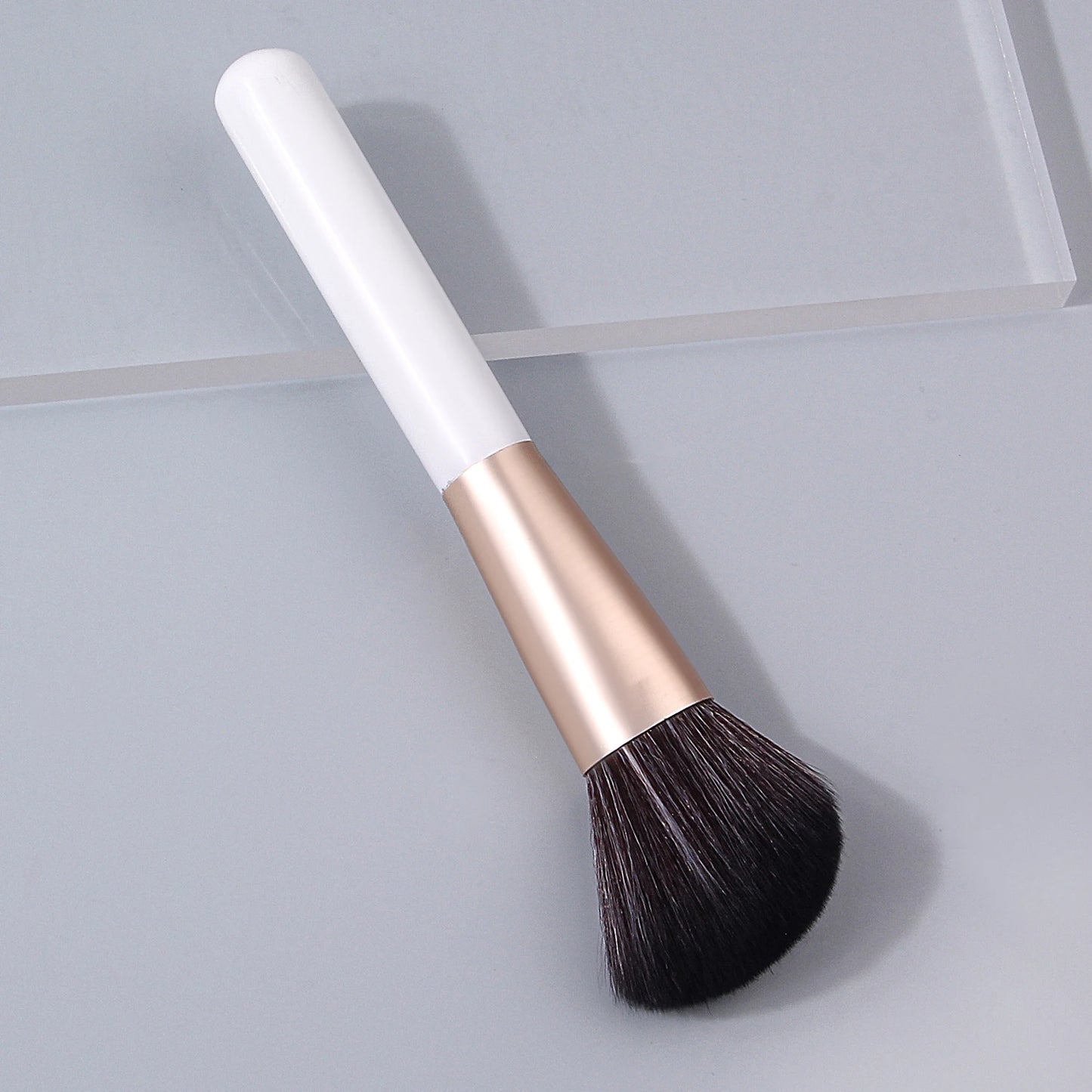High-Quality Angled Makeup Brush – Blush, Powder & Contouring