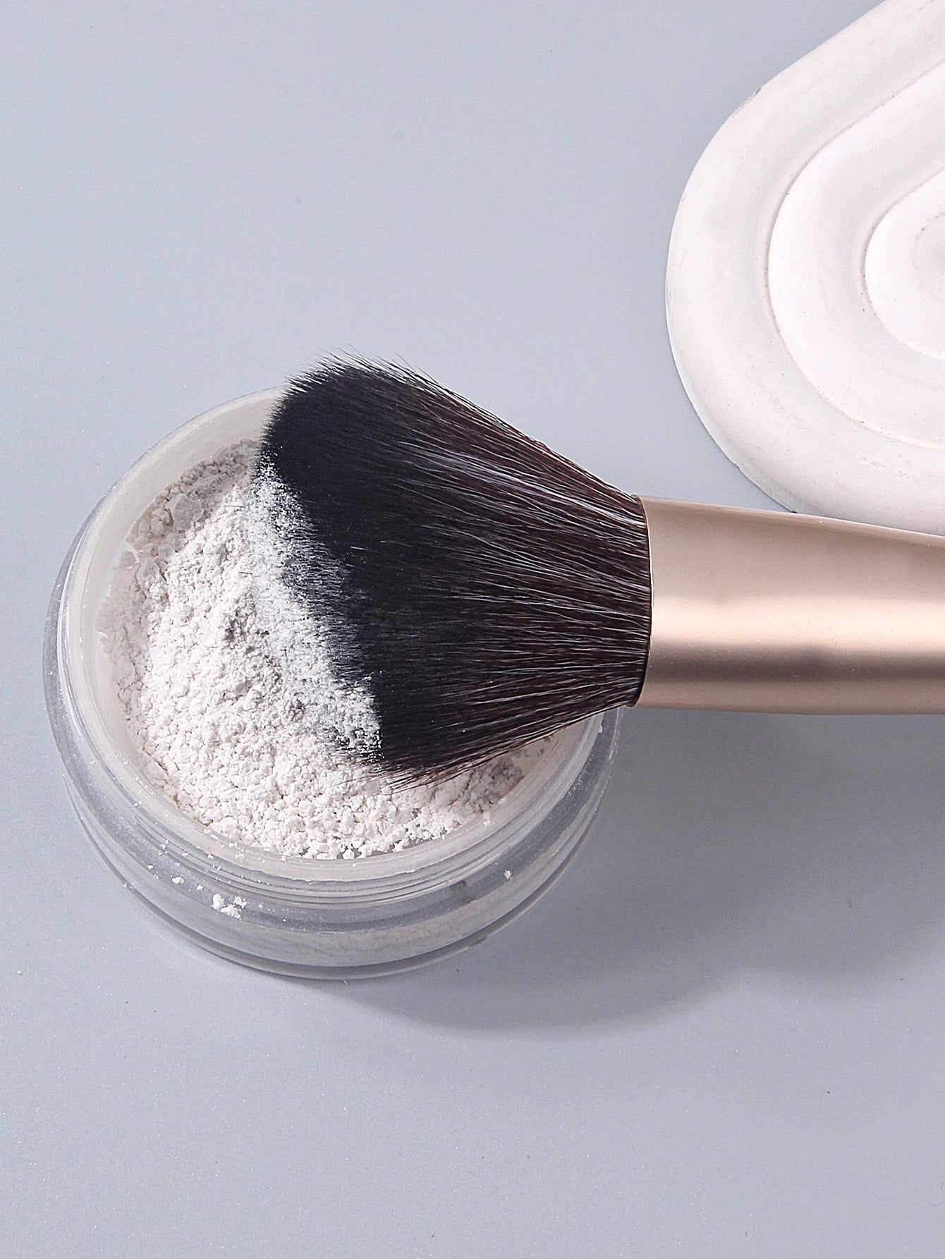 High-Quality Angled Makeup Brush – Blush, Powder & Contouring